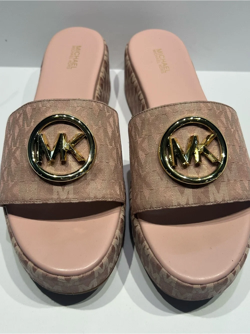 MICHAEL KORS Sadler Wedge Sandals MK Logo Fawn Light Pink Size 9.5